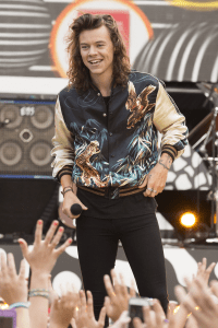 Get The Look: Harry Styles in Marc Jacobs Palm Print Shirt – PAUSE